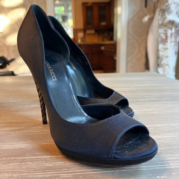 NINA RICCI NAVY‎ BLUE SATIN BRONZE METAL TWISTED SPIRAL HEELS PUMPS SIZE 39 - Picture 1 of 7